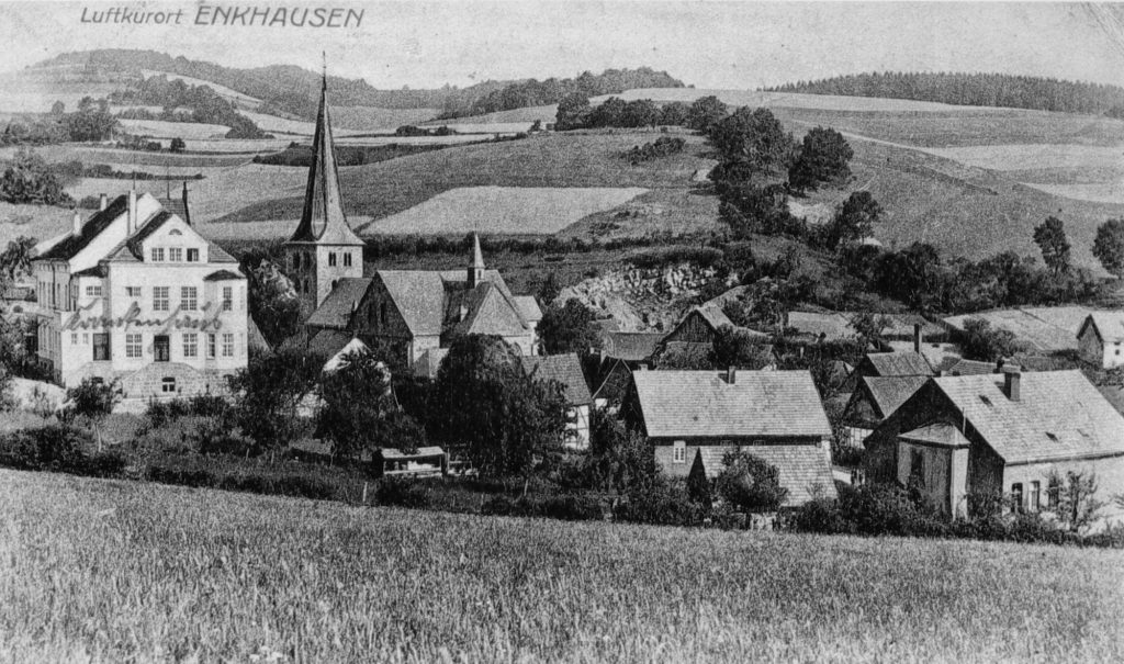 Unser Dorf im Westen des Hochsauerlandkreises wurde als Kirchspiel Enkhausen erstmals 1173 urkundlich erwähnt. Zu Enkhausen gehören die bis 1975 selbstständige Gemeinde Estinghausen und Tiefenhagen. Enkhausen ist ein Ortsteil der Stadt Sundern und hat ca. 750 Einwohner.
